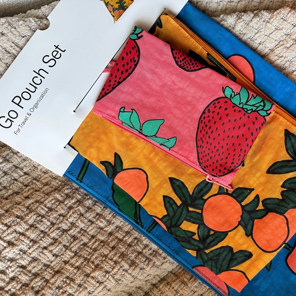 *SOLD*BAGGU - Backyard Fruit Go Pouch Set - NWT